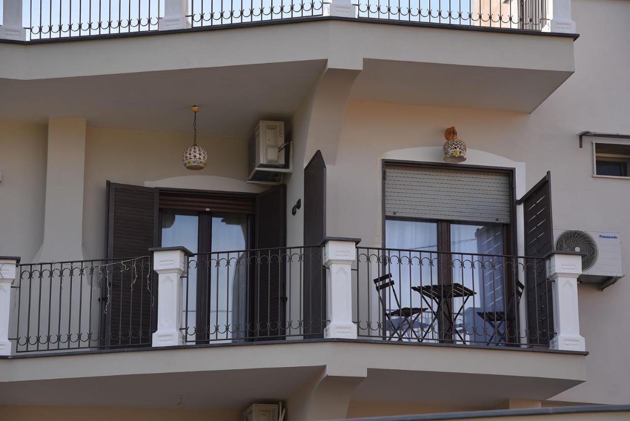 B&B Le Cycas Castellammare di Stabia Exterior foto