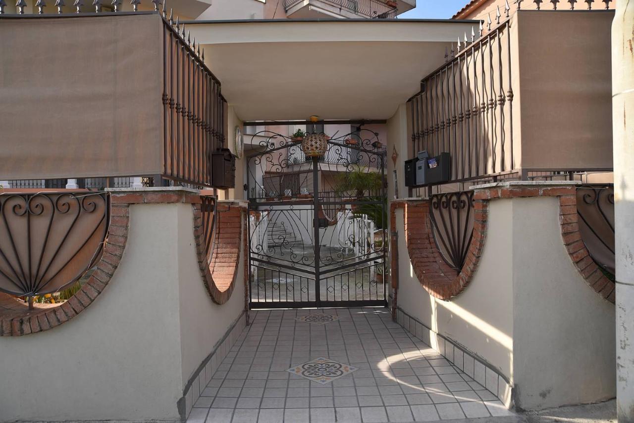 B&B Le Cycas Castellammare di Stabia Exterior foto