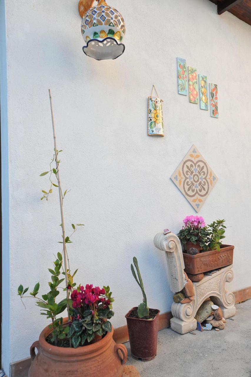 B&B Le Cycas Castellammare di Stabia Exterior foto